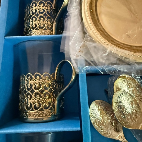Gold and Black Tea Set - 18 Pieces - Picture 3 of 3